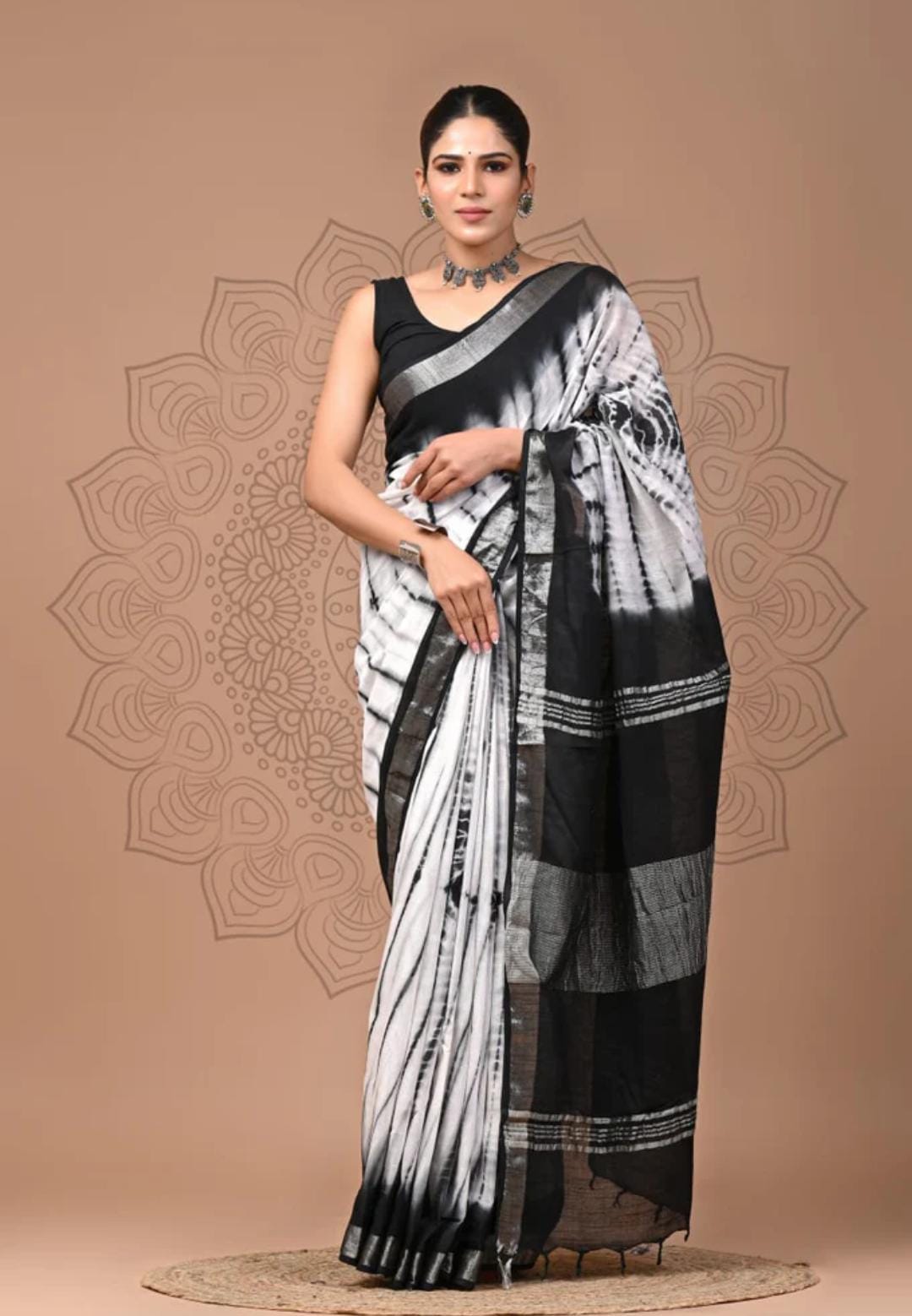 Elegant Black & White Tie-Dye Pure Linen Saree With Silver Border